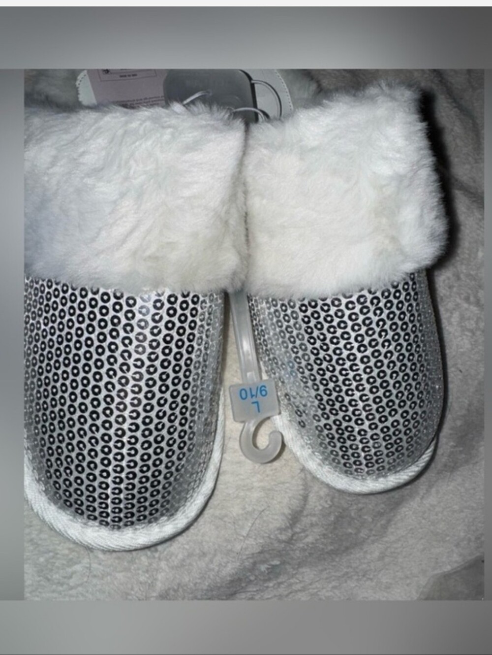 Auden Women's Silver Sequin Faux-Fur Slide Slippers Large 9/10 - Picture 2 of 3